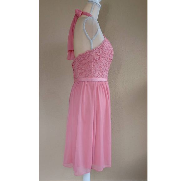 David's Bridal Tie Neck Halter Floral Lace Mini Bridesmaid Dress Parfait Pink 8 - Picture 3 of 14